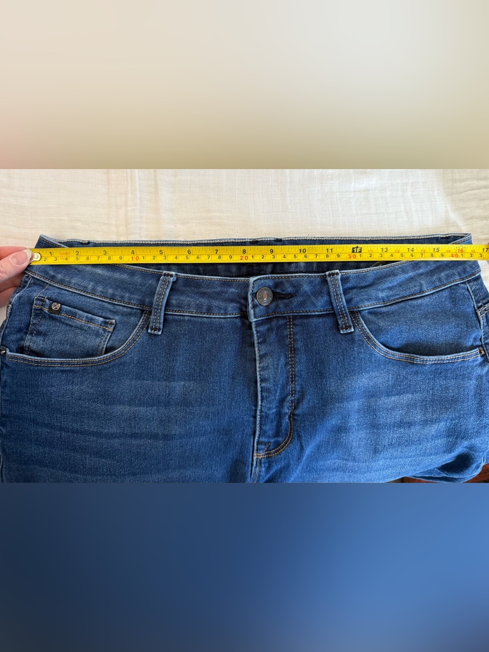 Curve Appeal Bermuda Shorts Size 12 - Picture 6 of 9